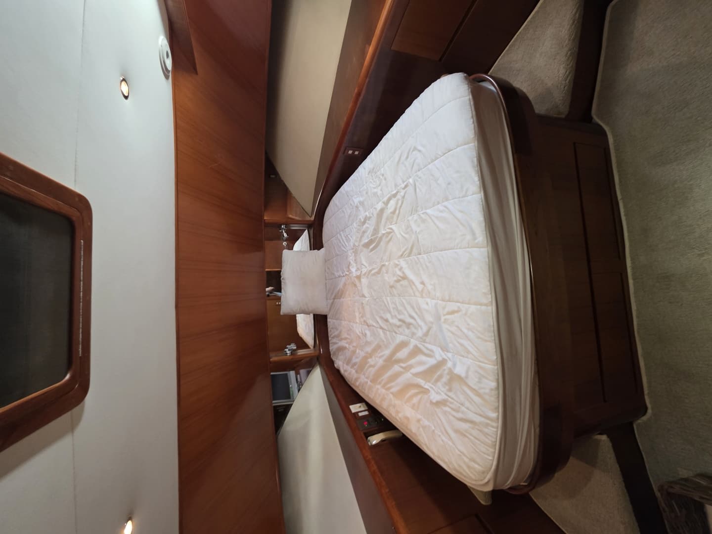 2000 Ocean Alexander 60 Trawler