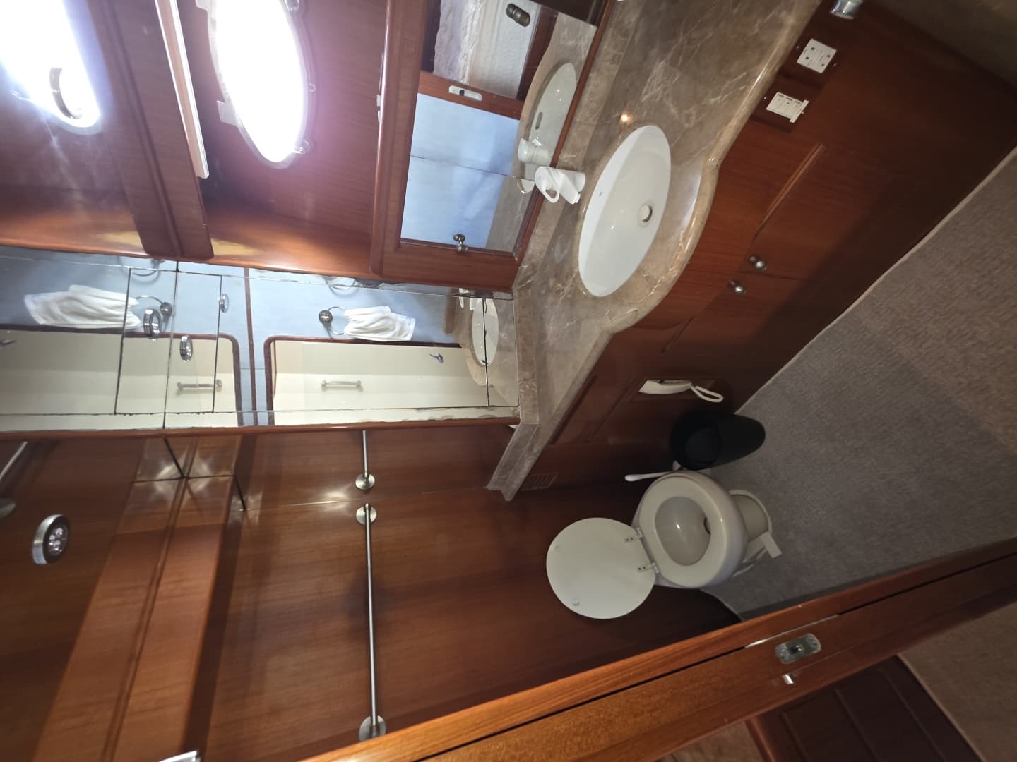 2000 Ocean Alexander 60 Trawler