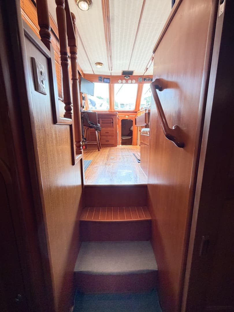 2006 Heritage East 36 Sundeck