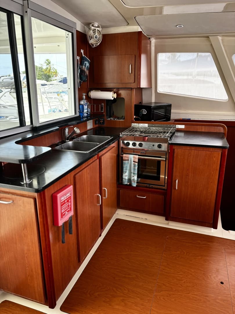 2012 Leopard 44
