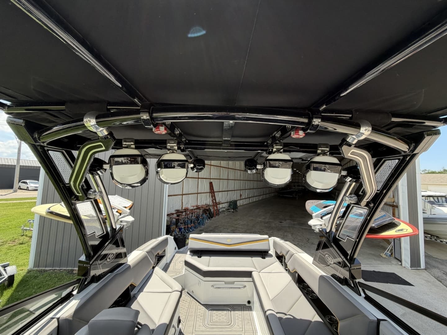 2021 Cobalt R8 Surf