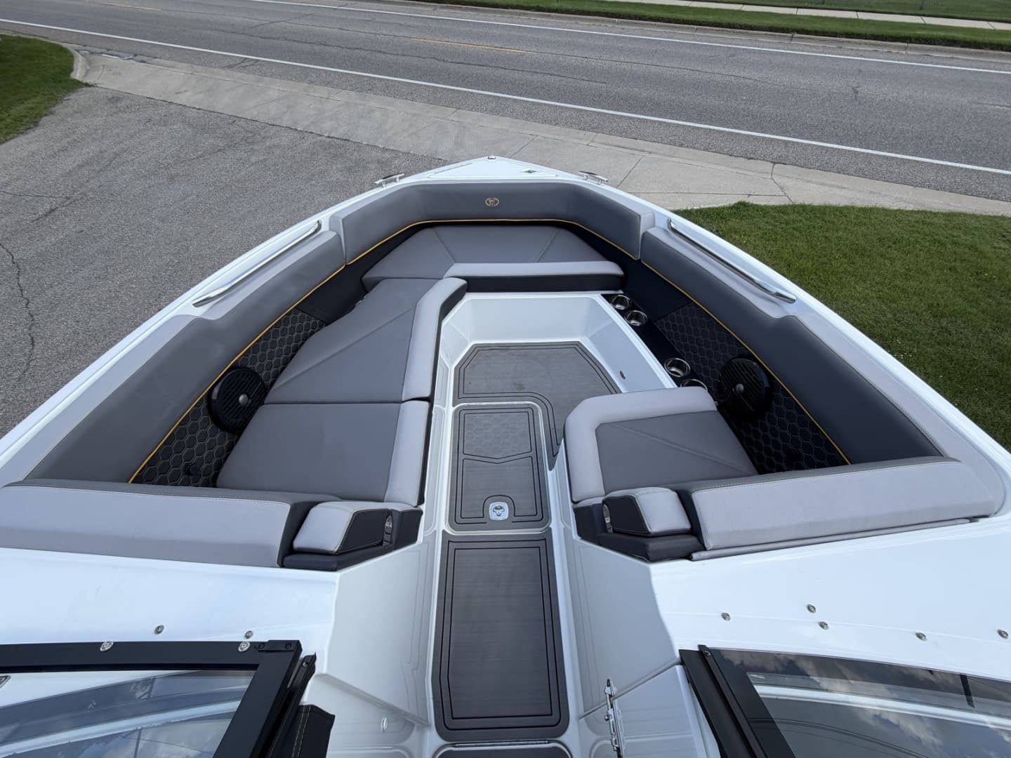 2021 Cobalt R8 Surf