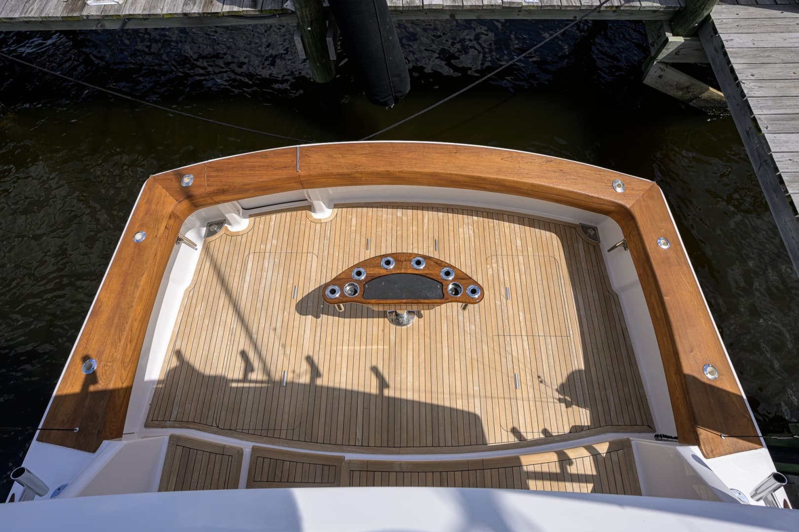 Viking 50 GETTIN' REEL - Cockpit