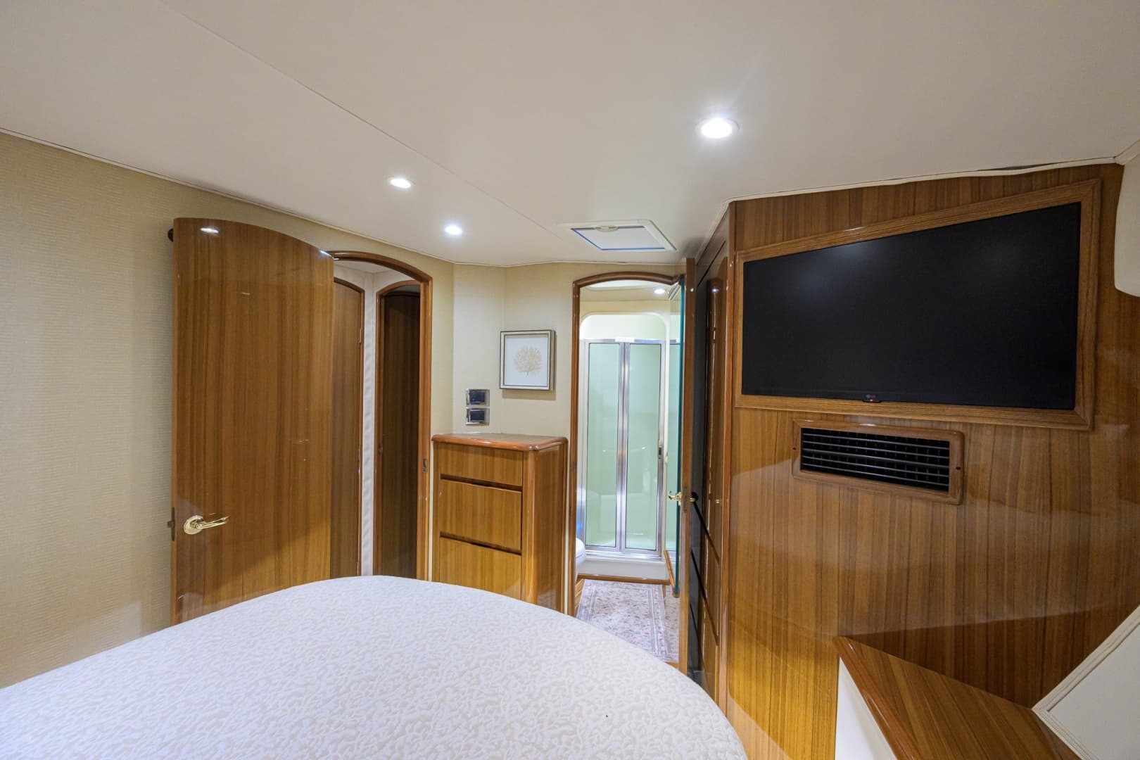 Viking 50 GETTIN' REEL - Master Stateroom