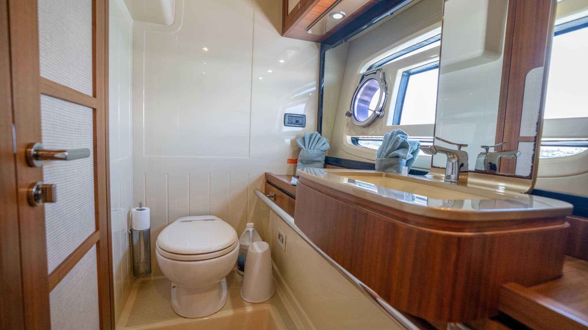 2012 Azimut Magellano 50