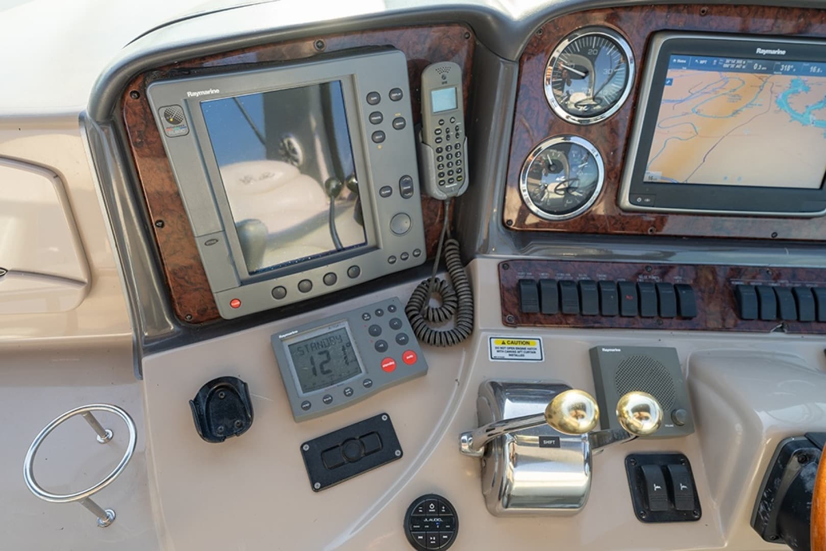 Helm electronics
