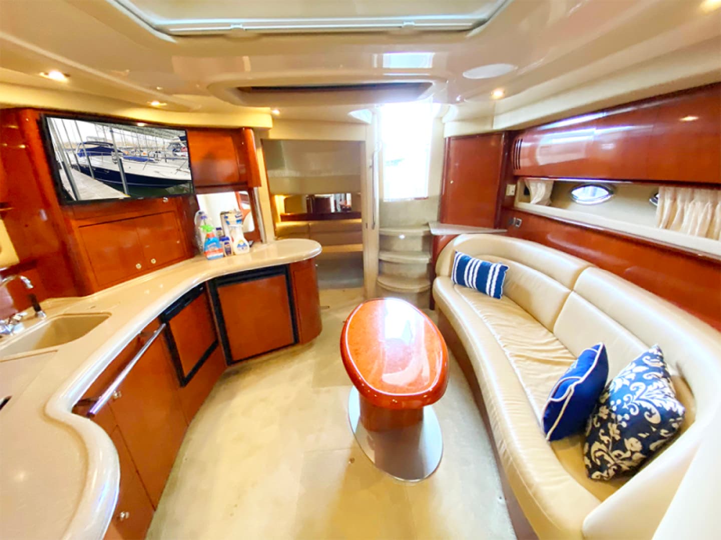 Salon/galley looking aft
