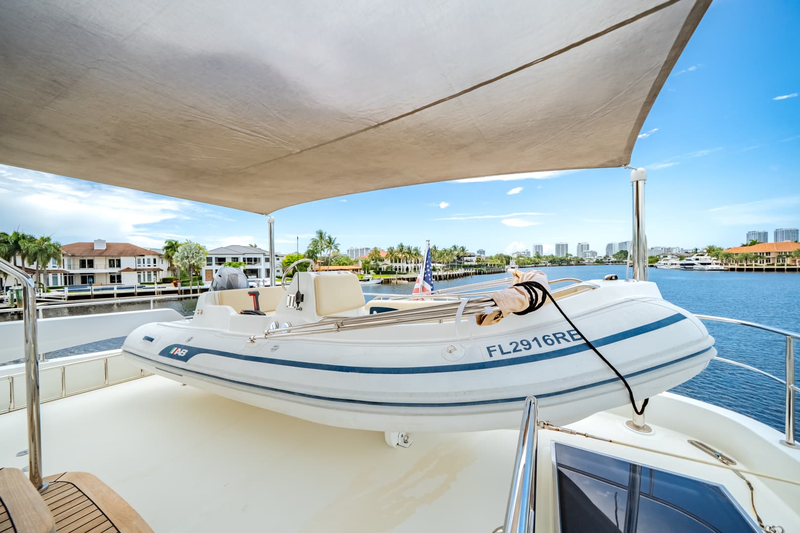 2016 Ocean Alexander 90 SKY LOUNGE