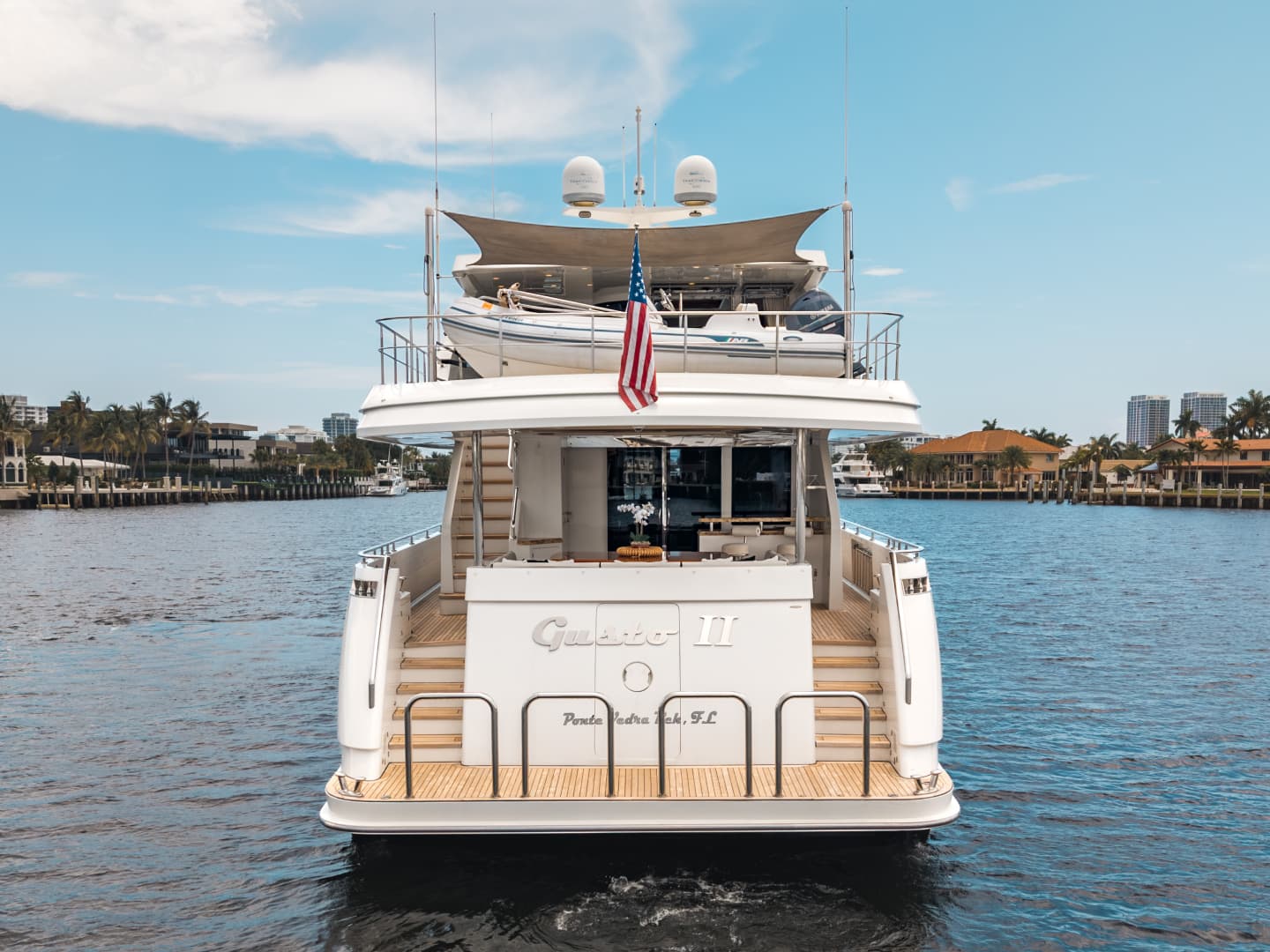2016 Ocean Alexander 90 SKY LOUNGE