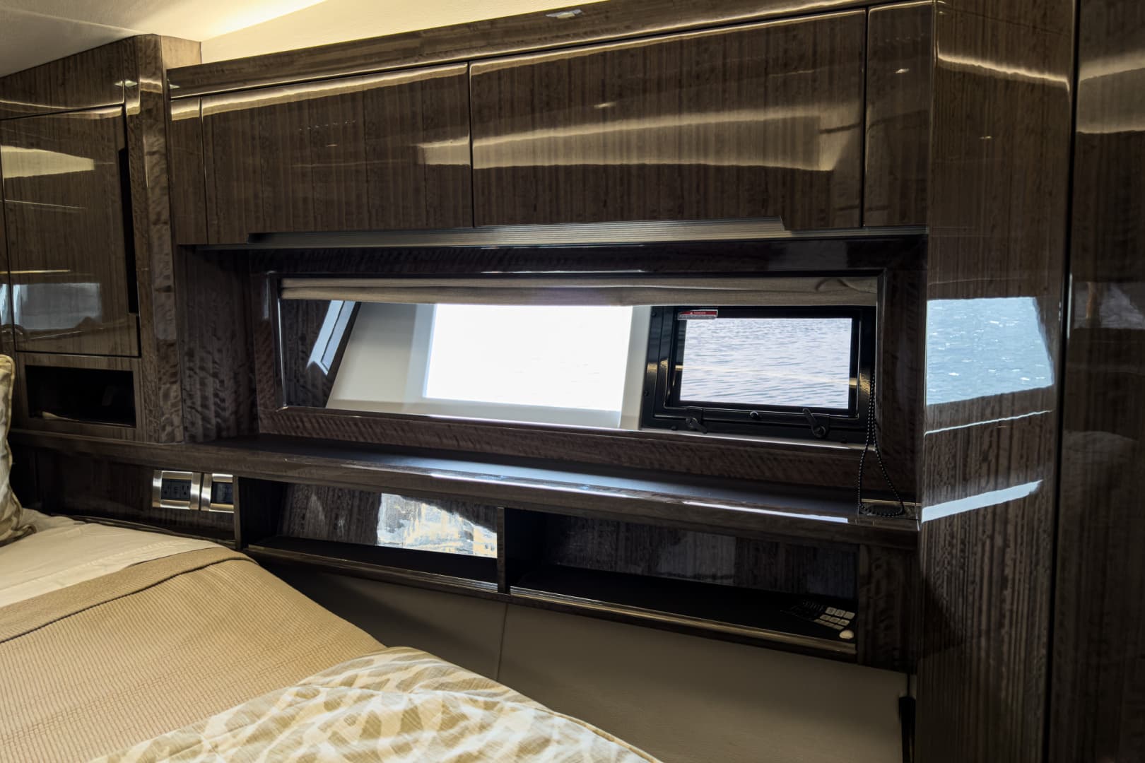 2022 Galeon 550 Fly
