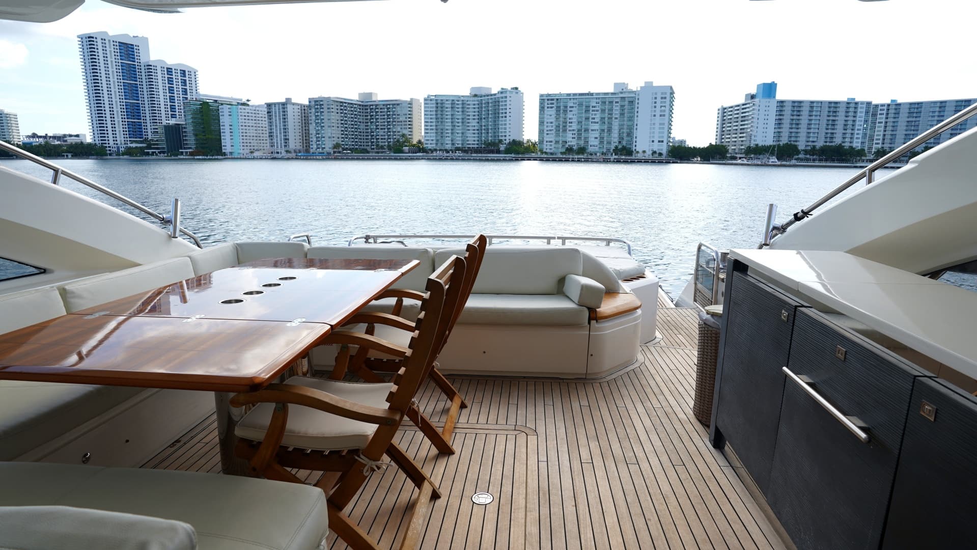 2013 Princess V72