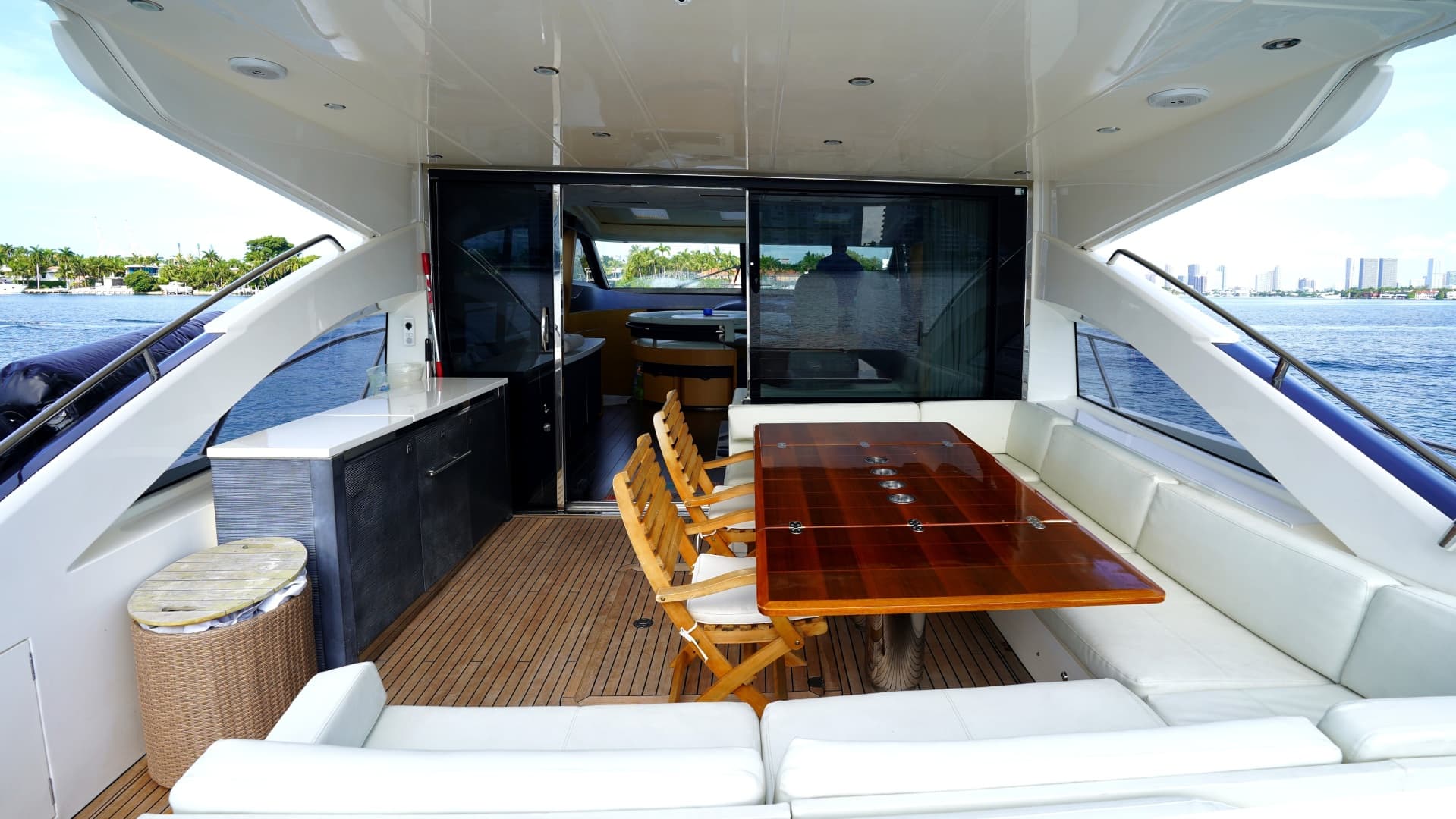 2013 Princess V72