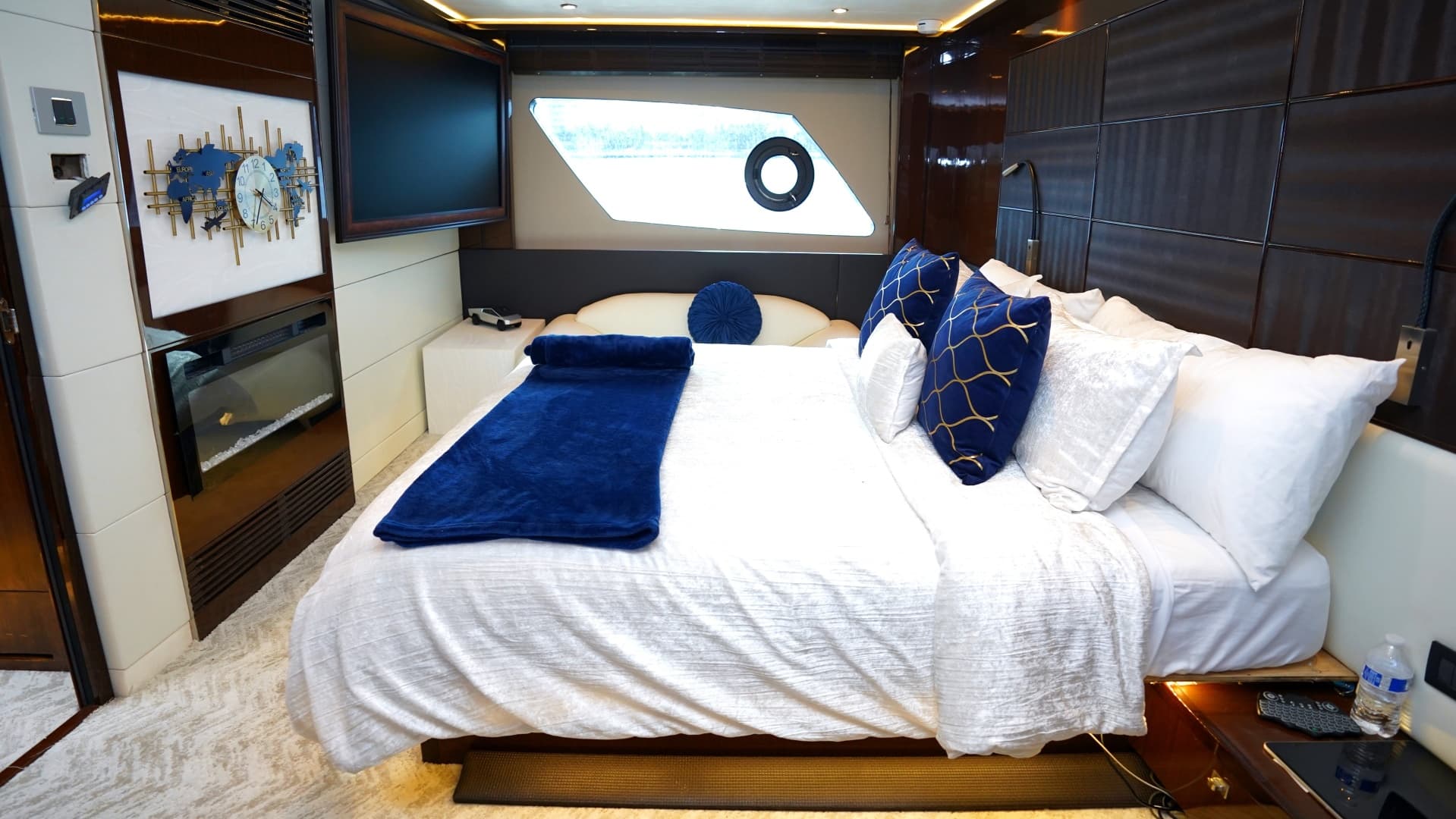 2013 Princess V72