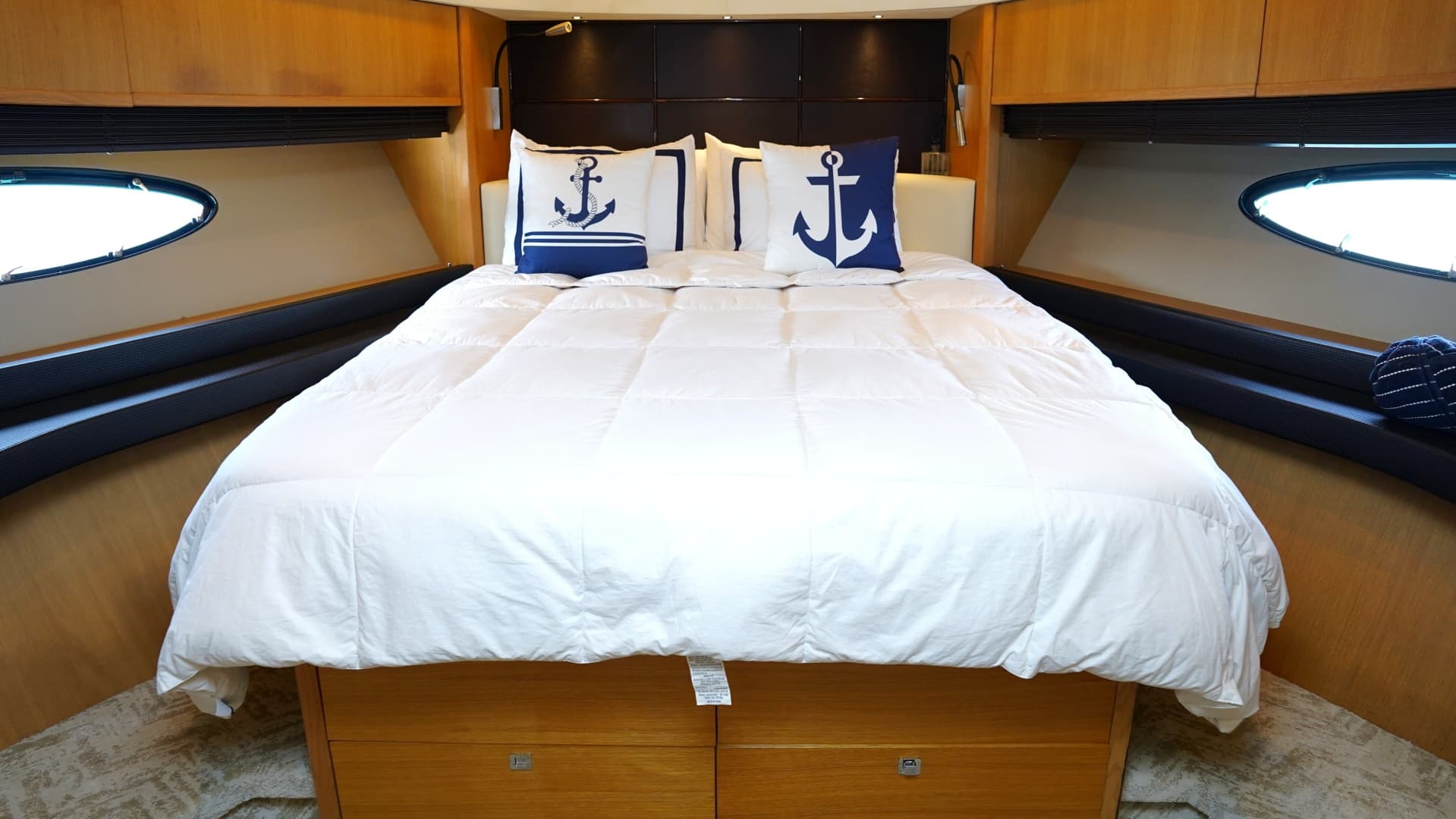 2013 Princess V72