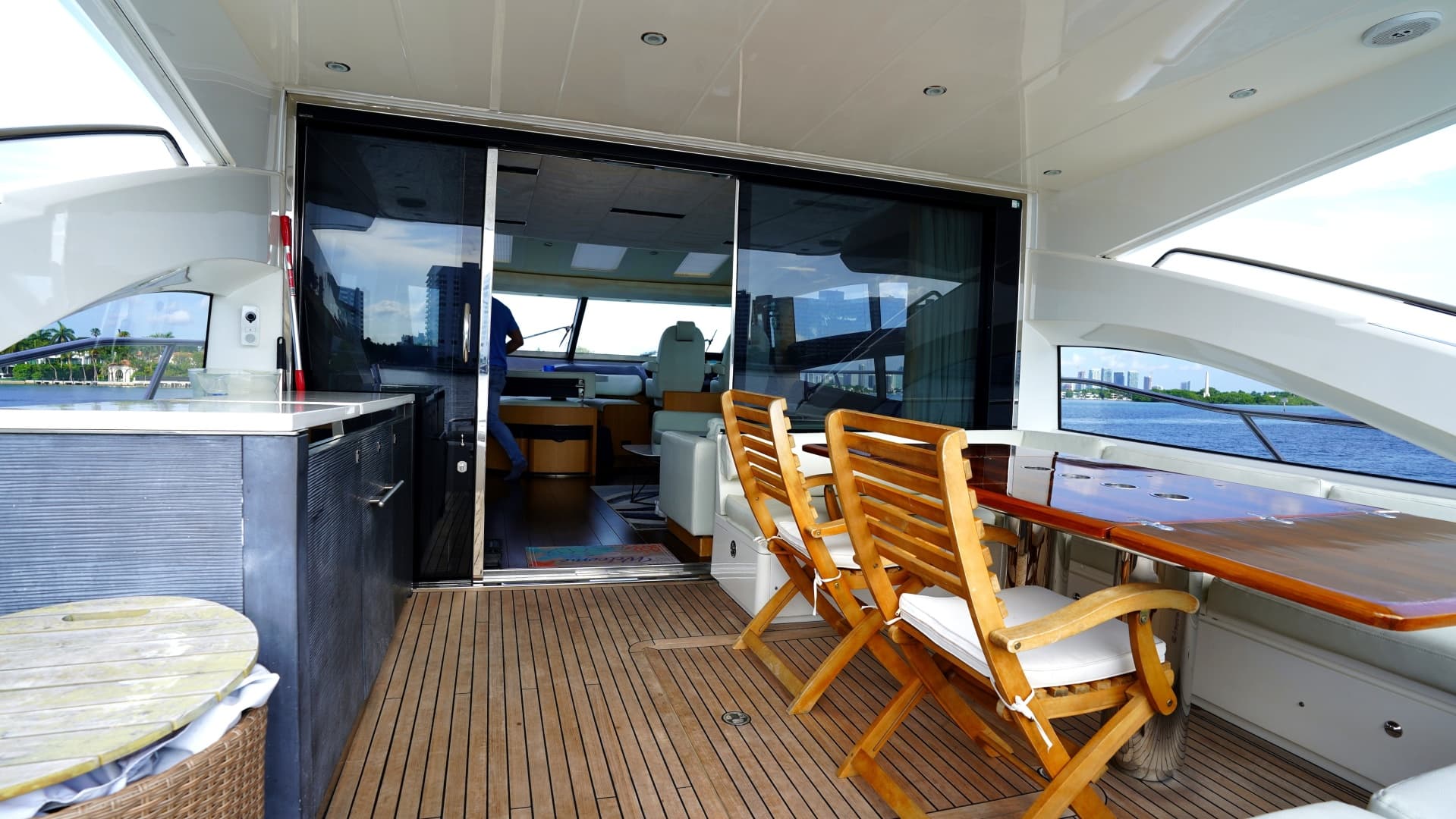 2013 Princess V72