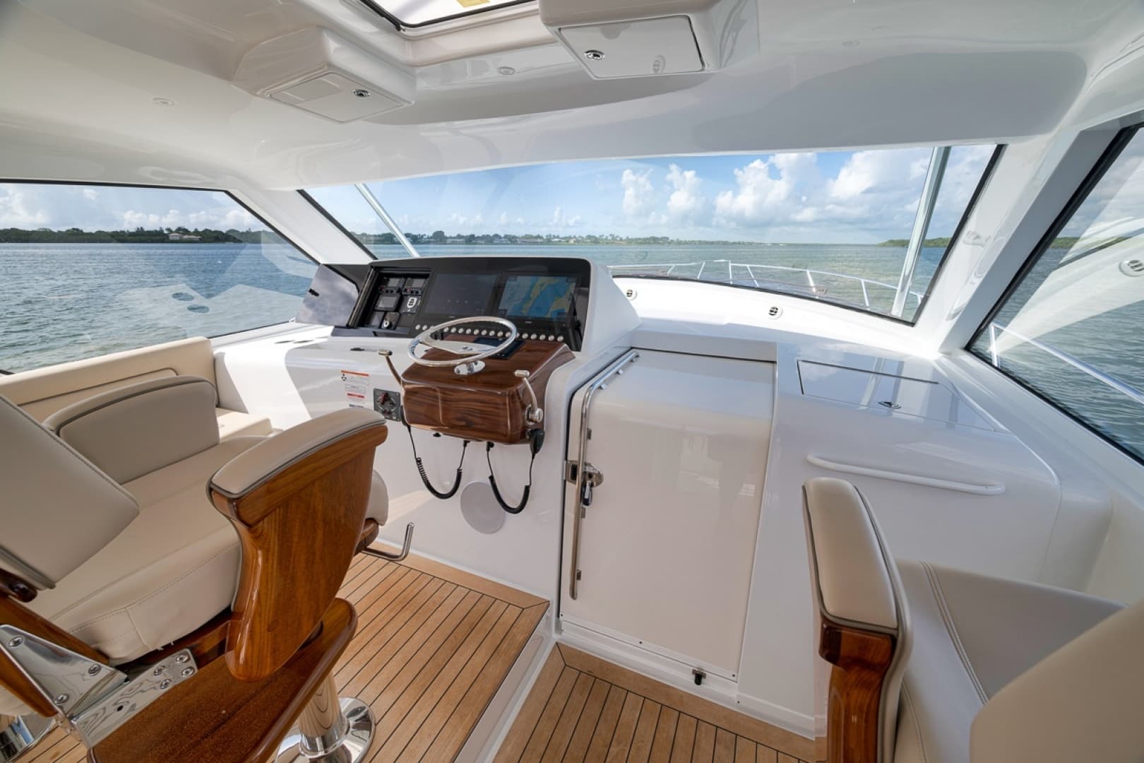 2023 Hatteras GT45X