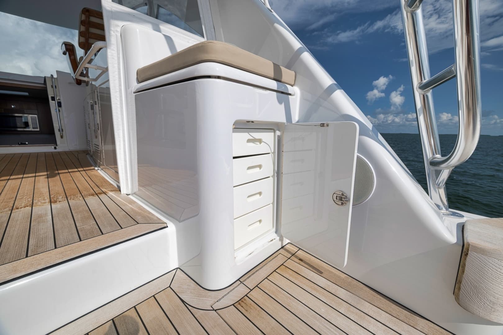 2023 Hatteras GT45X