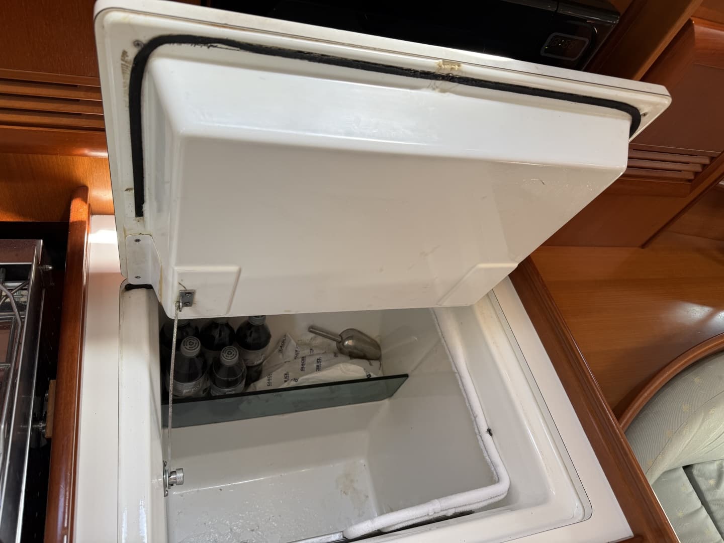 Countertop fridge & freezer