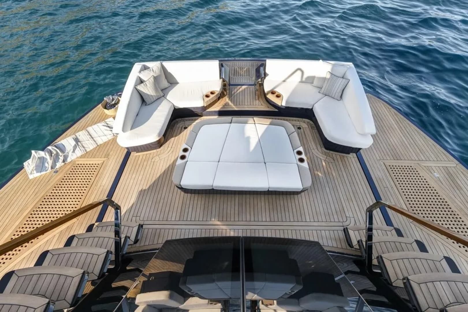 2023 Lazzara Yachts 