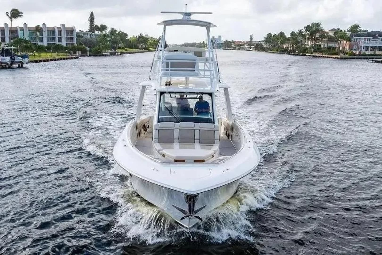 2022 Boston Whaler 