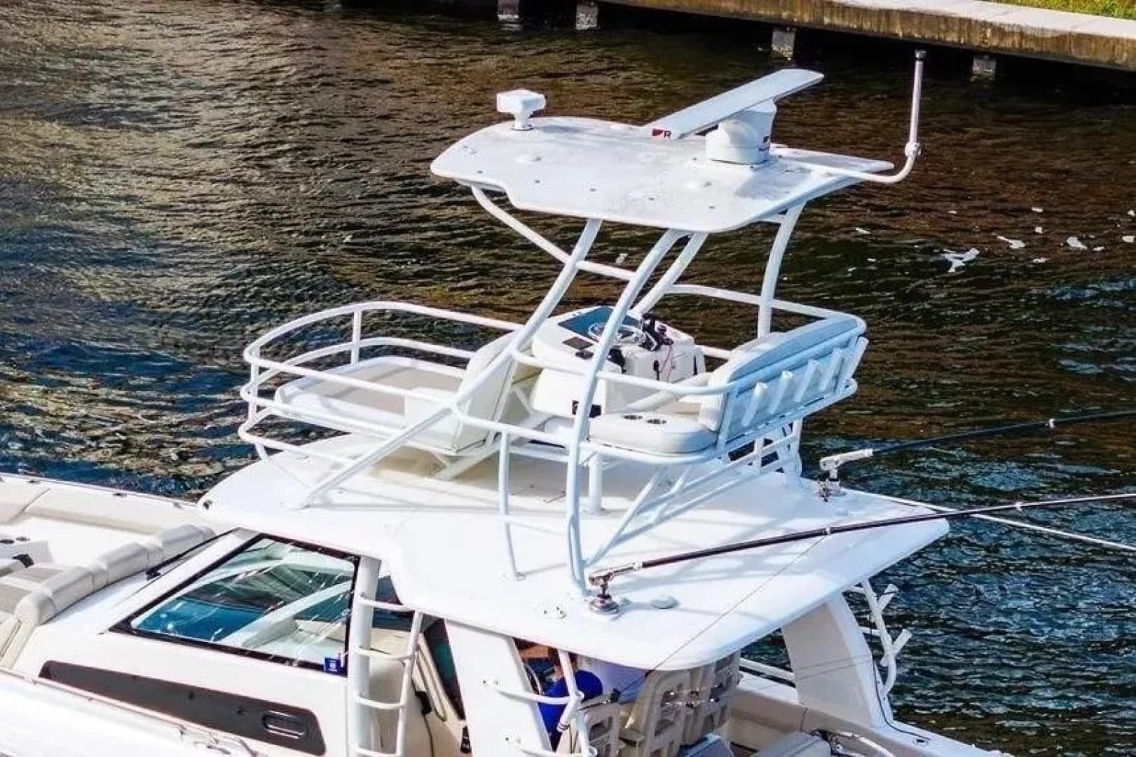 2022 Boston Whaler 
