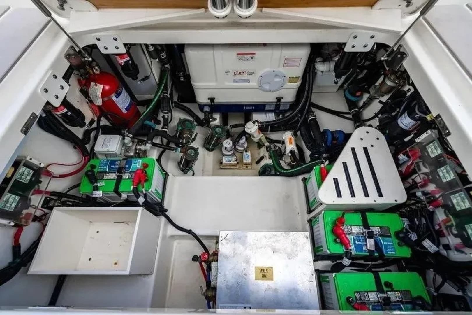 2022 Boston Whaler 
