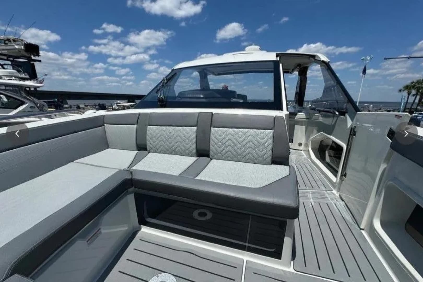 2022 Galeon 