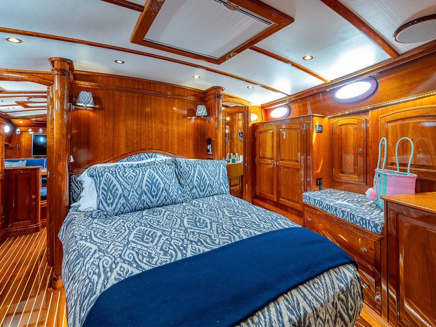 Fwd Stateroom Aft Port