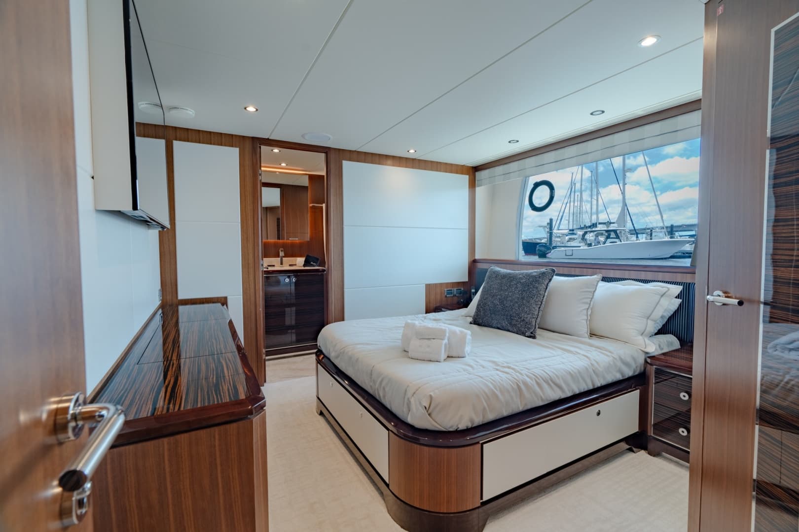 2019 Ocean Alexander 100 Motoryacht
