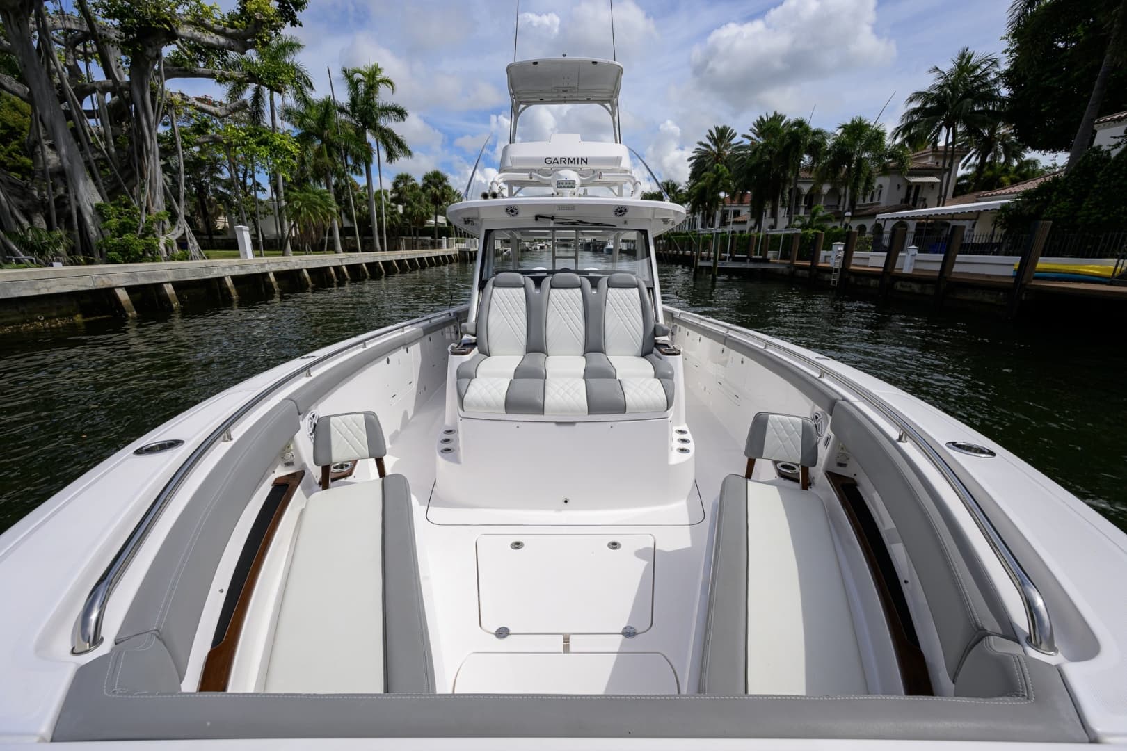 Everglades 45 GALLANT LADY - Bow