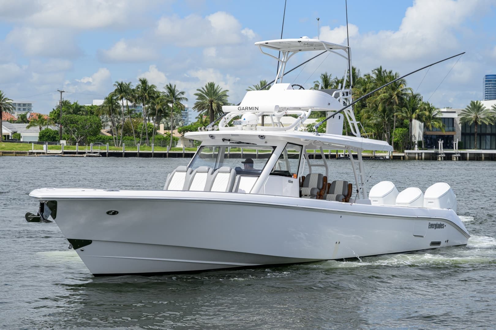 Everglades 45 GALLANT LADY - Port Bow Profile