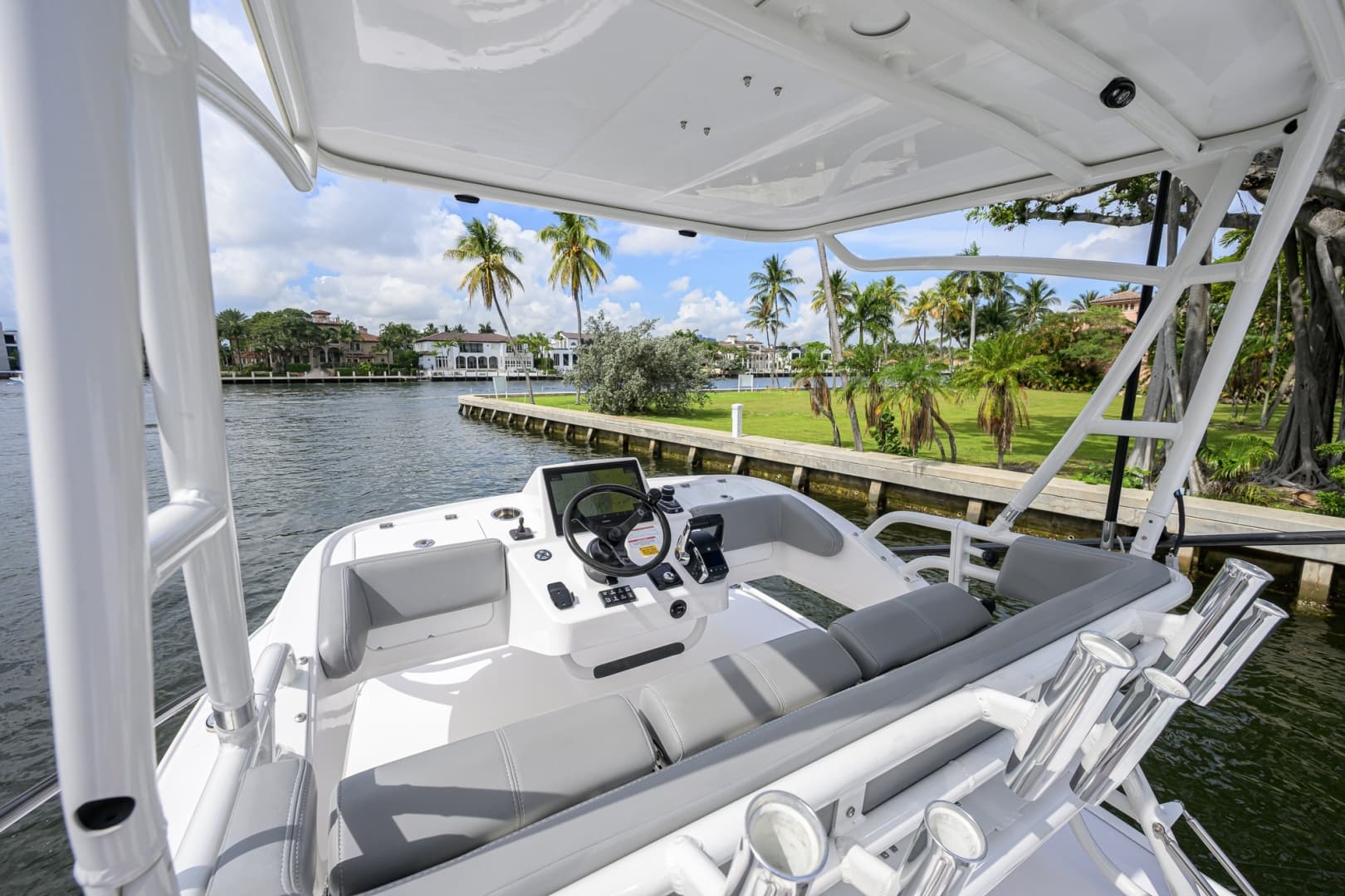 Everglades 45 GALLANT LADY - Tower
