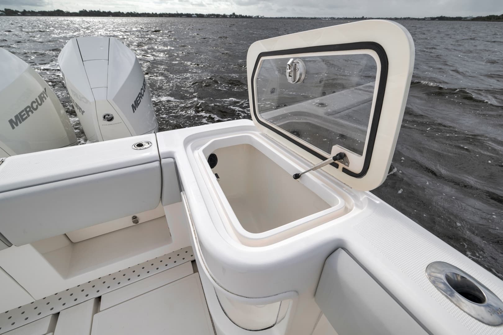 2022 SeaVee 370Z