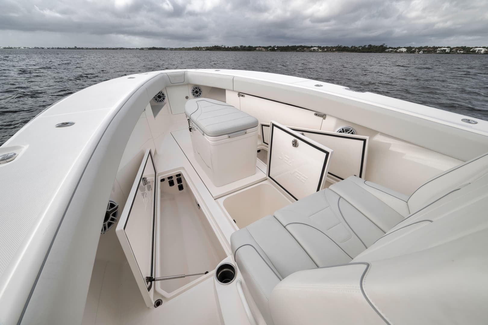2022 SeaVee 370Z