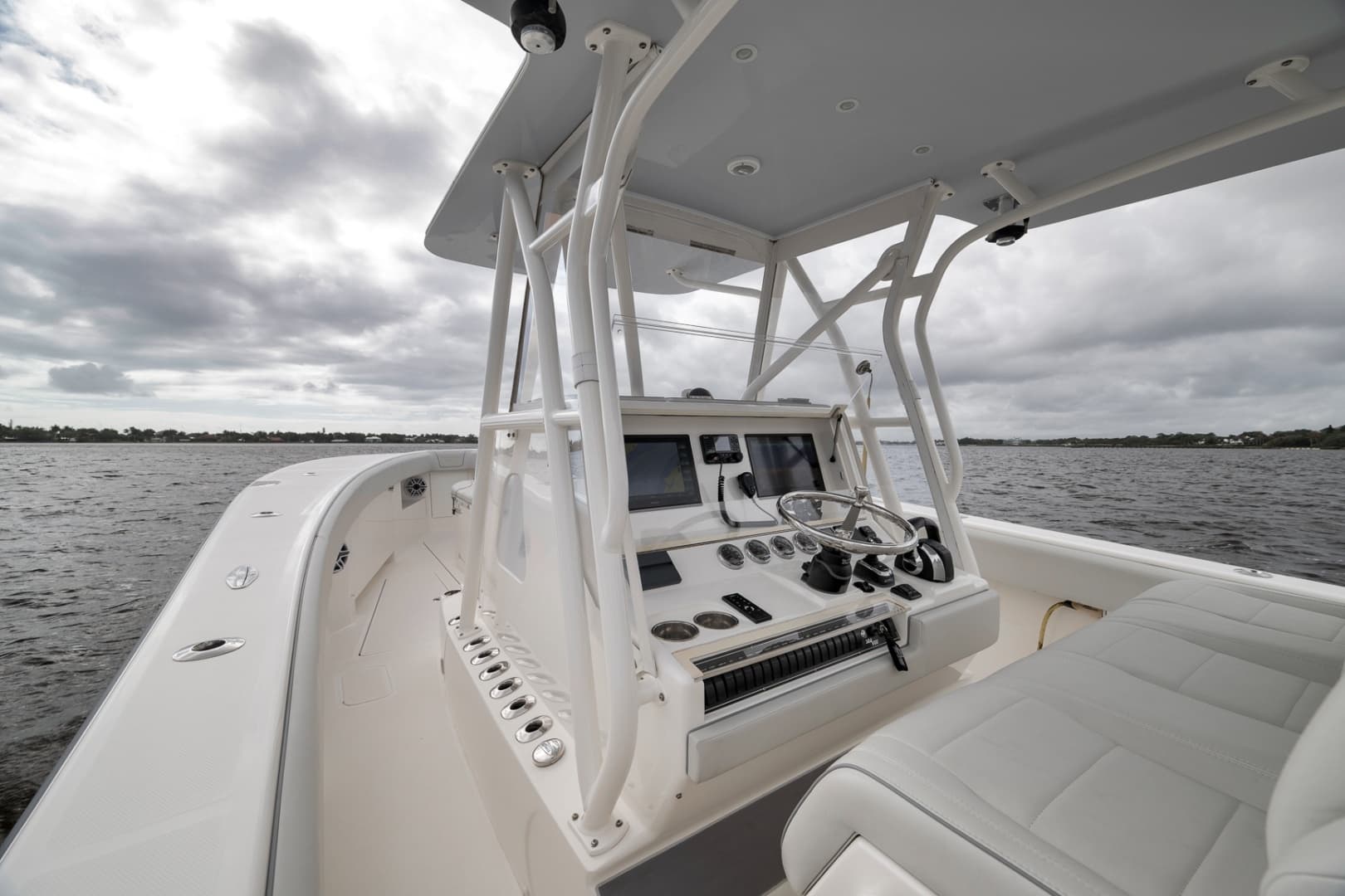2022 SeaVee 370Z