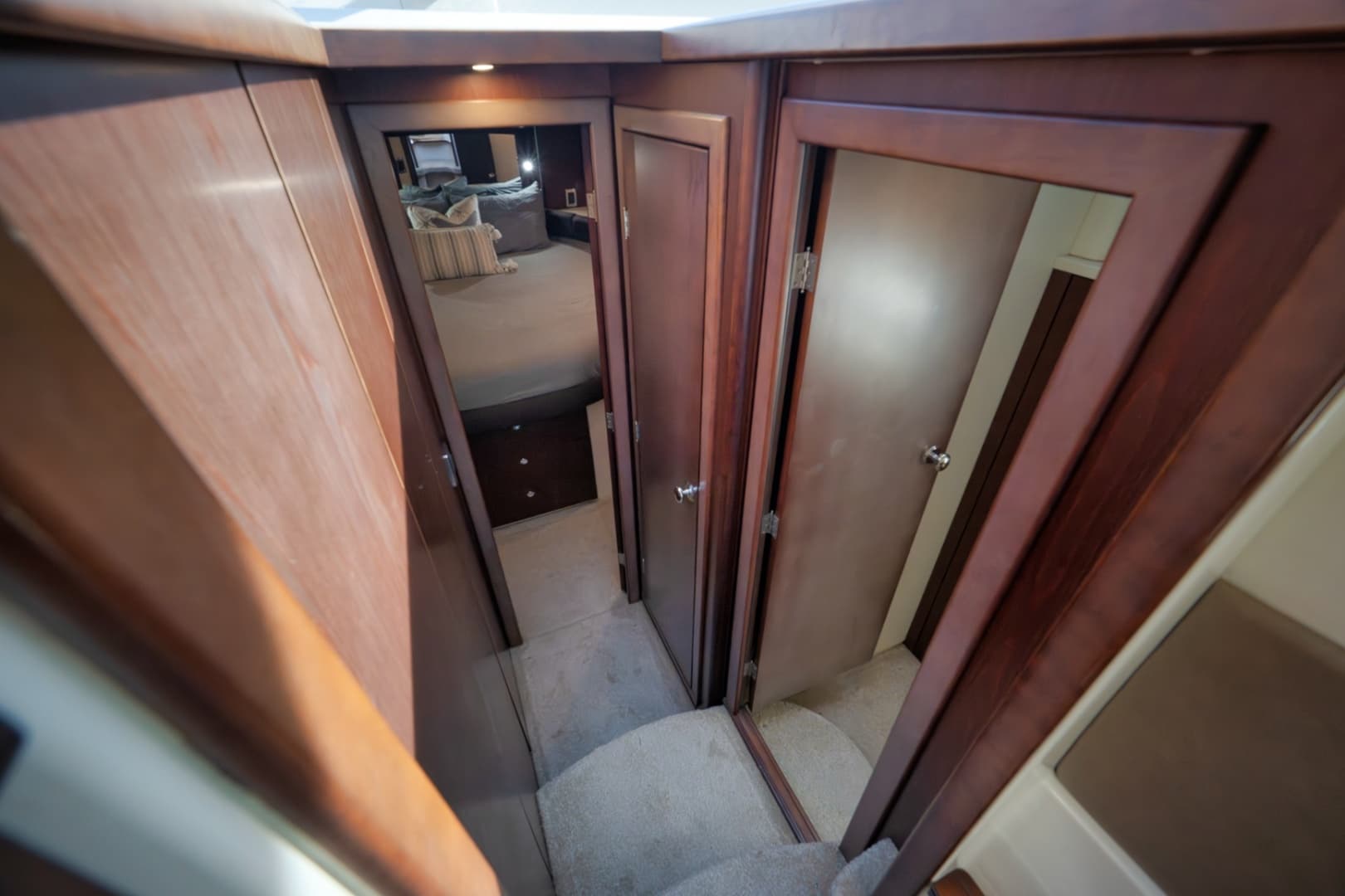 2012 Meridian 441 Sedan