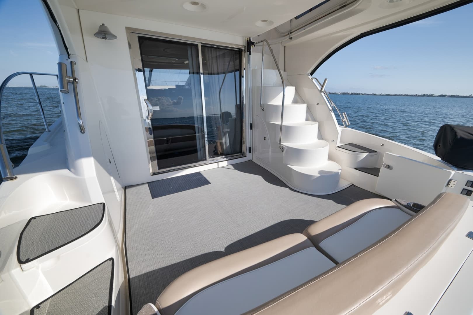2012 Meridian 441 Sedan