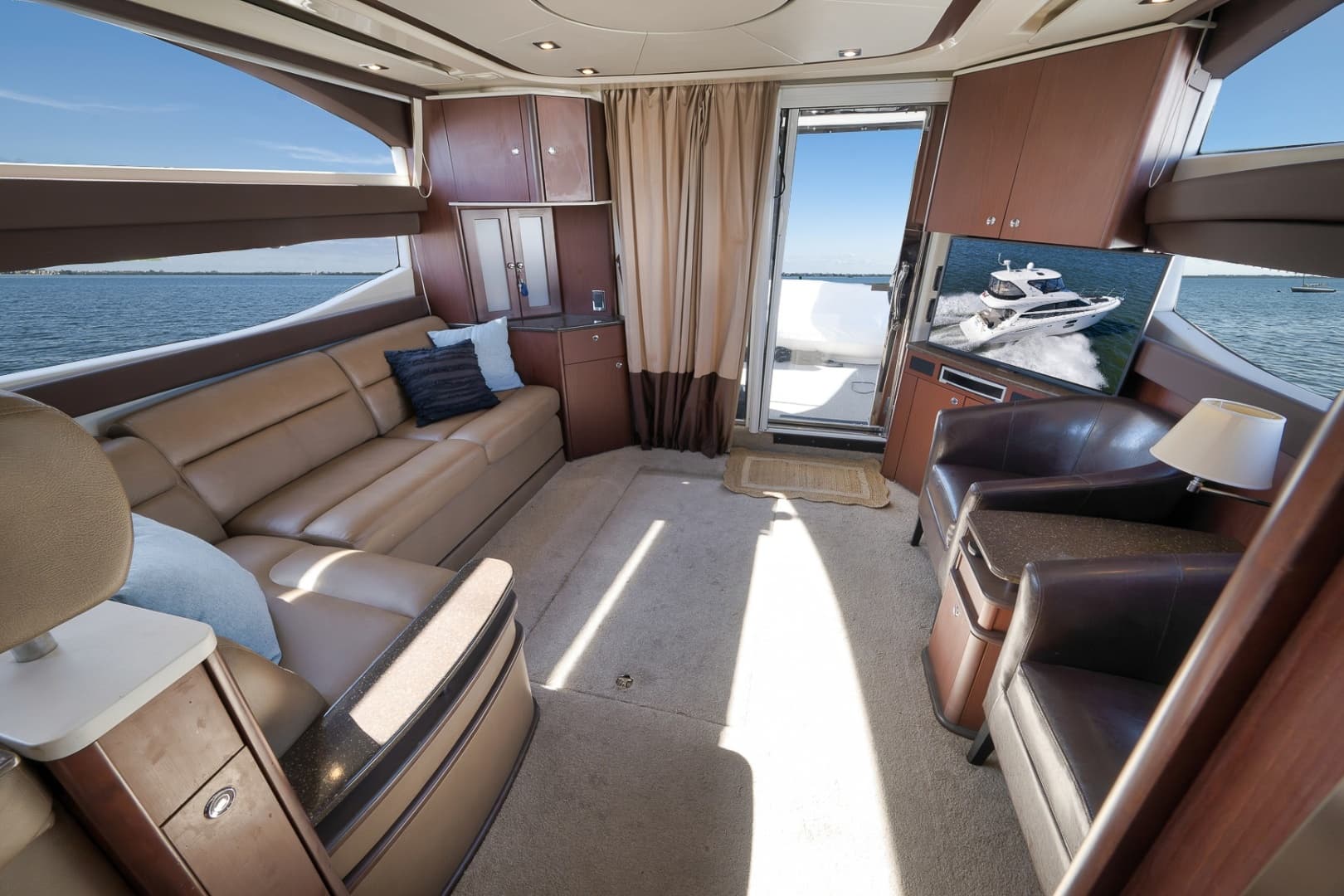 2012 Meridian 441 Sedan