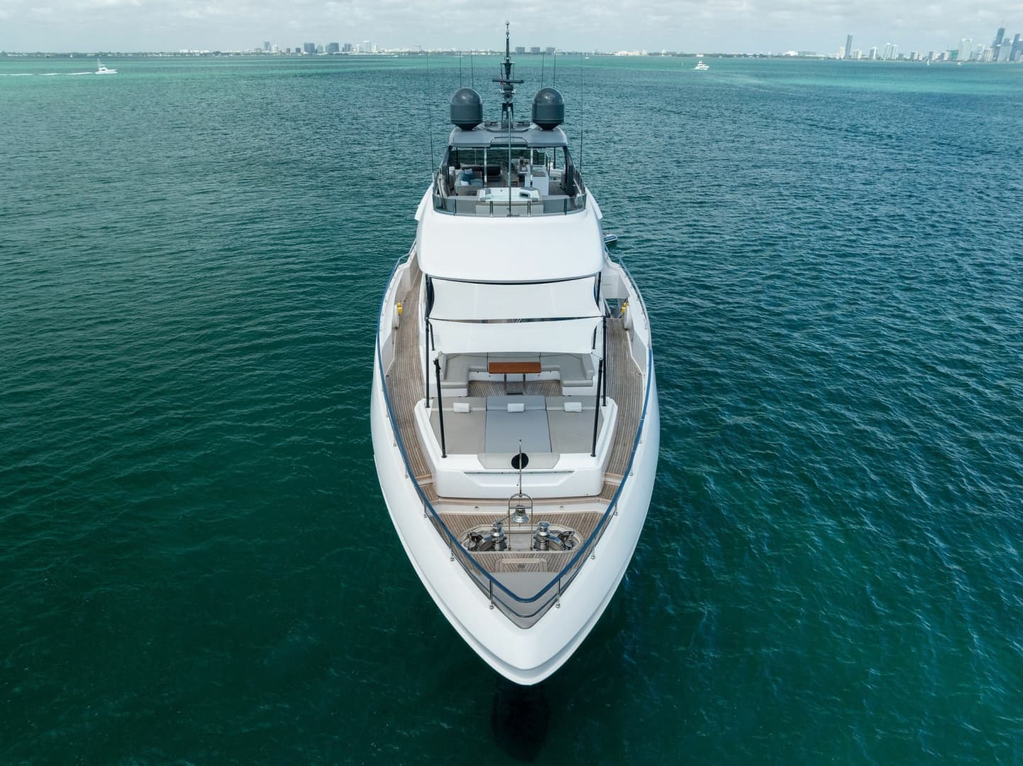 2023 Custom Line 33 Navetta