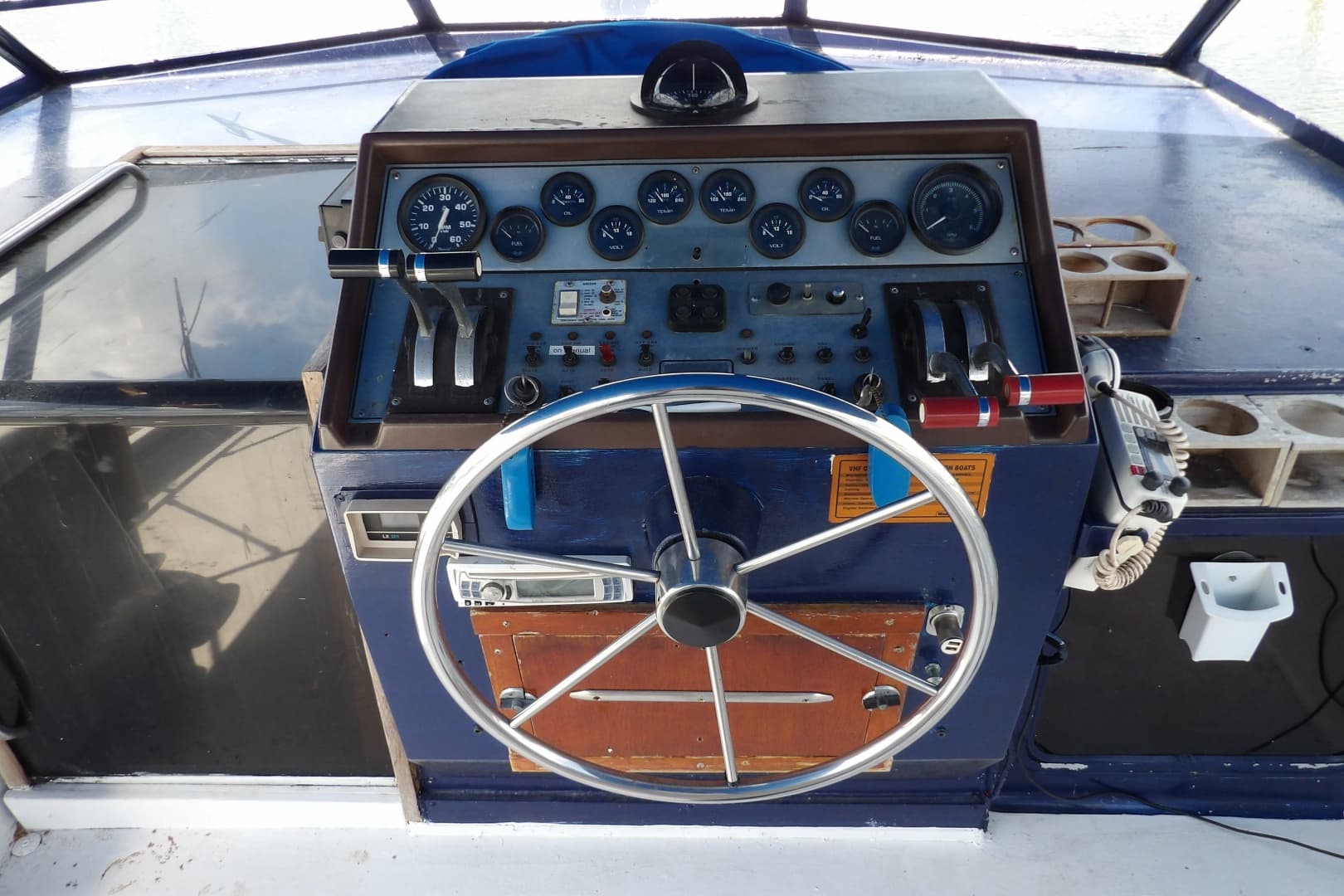 1984 Chris-Craft 381 Catalina