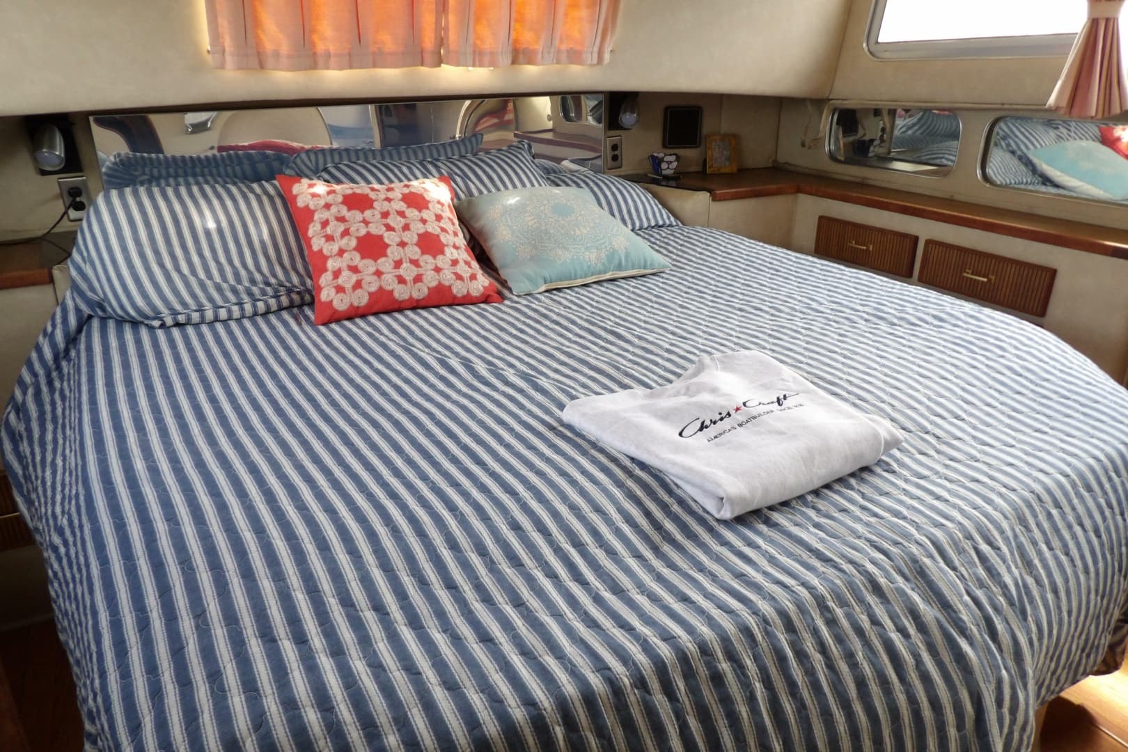 1984 Chris-Craft 381 Catalina