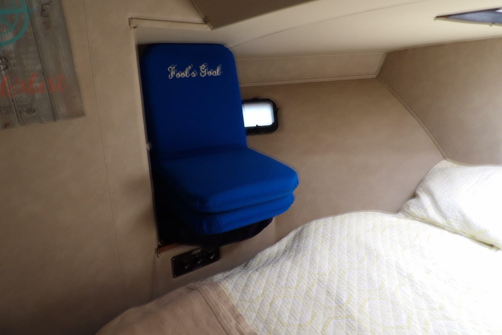 1984 Chris-Craft 381 Catalina