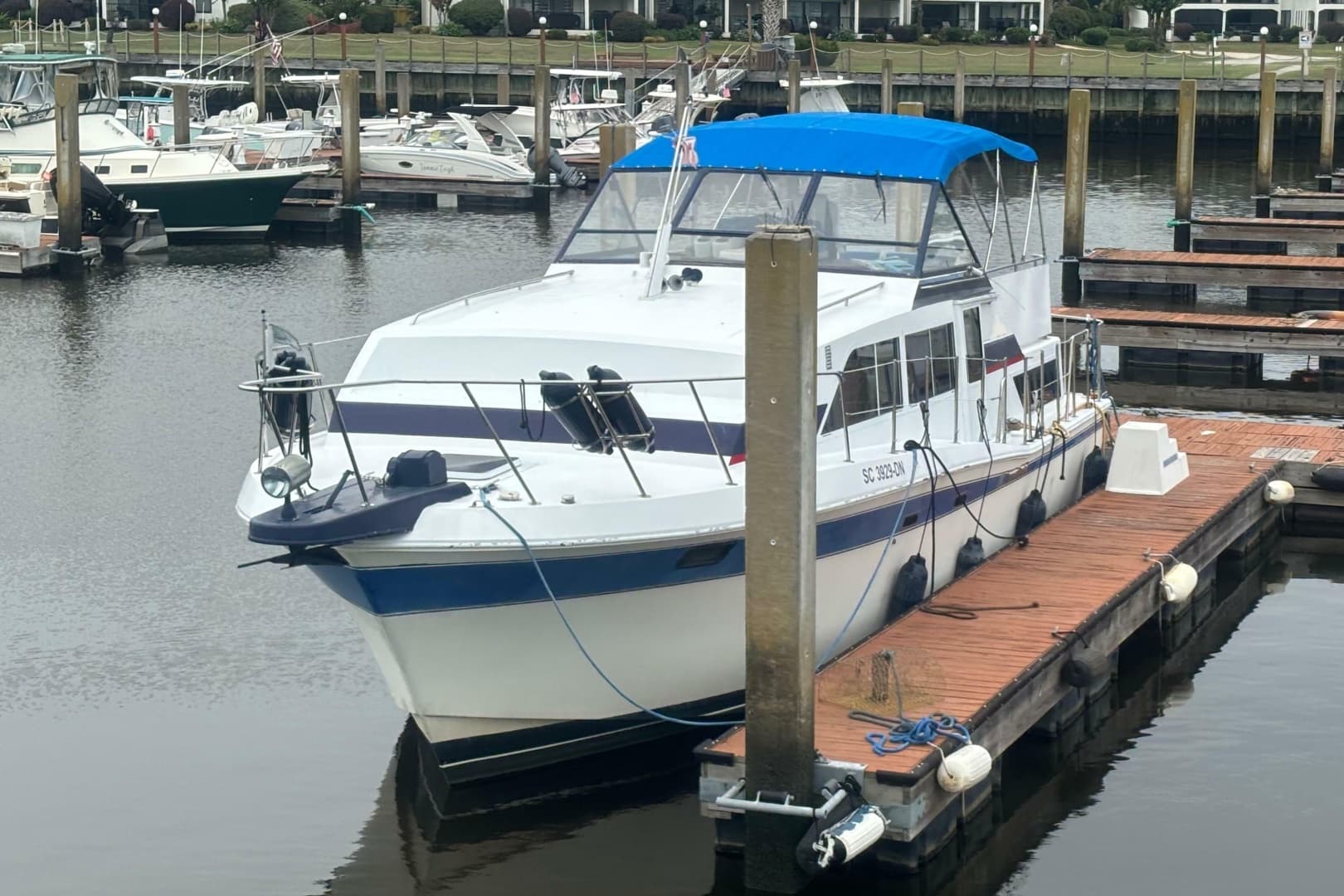 1984 Chris-Craft 381 Catalina
