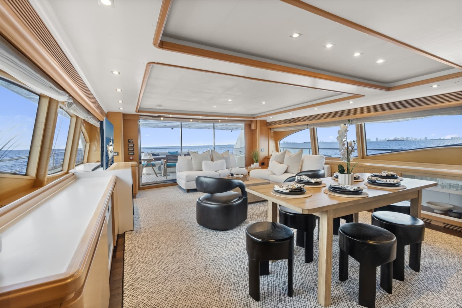 2011 Ferretti Yachts Custom Line