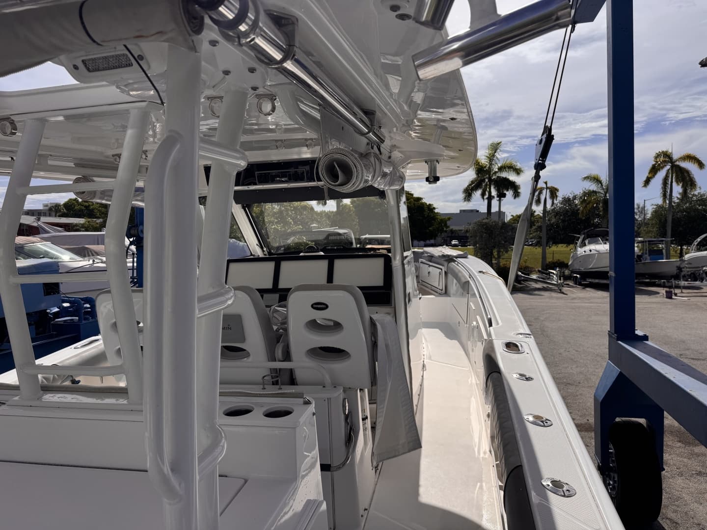 2016 Everglades 435 CC