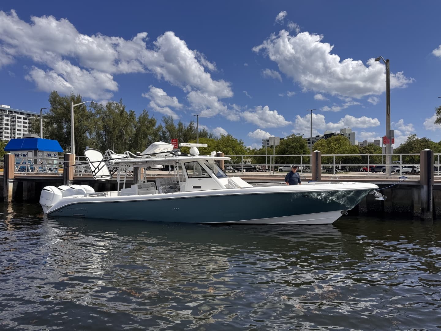 2016 Everglades 435 CC