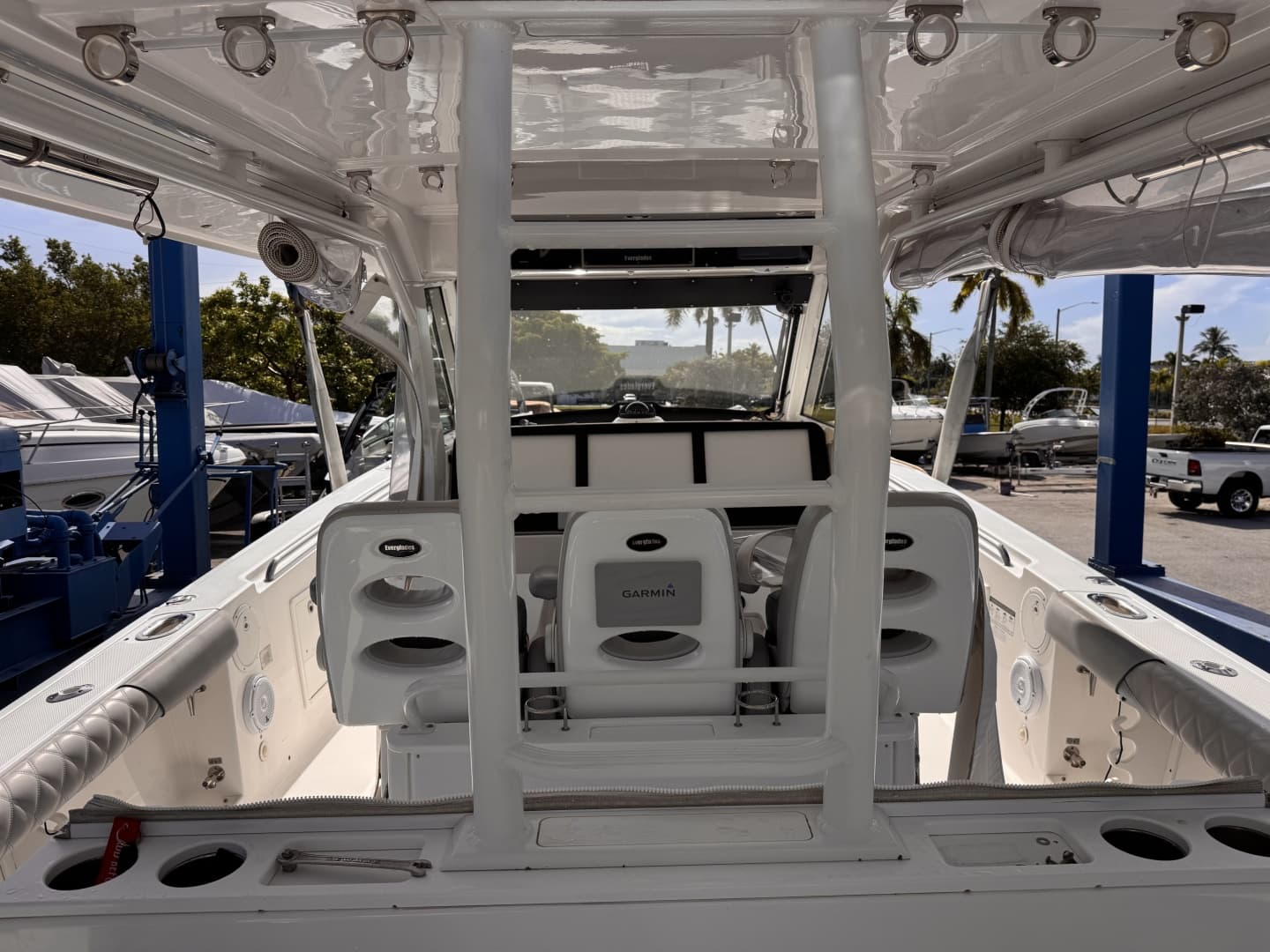 2016 Everglades 435 CC
