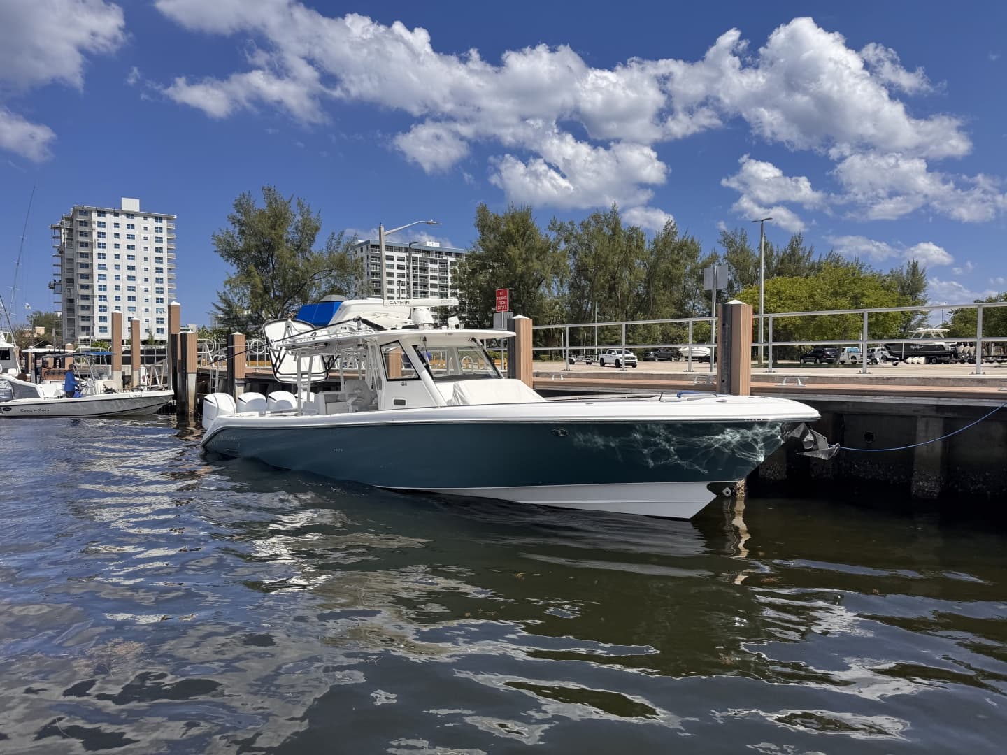 2016 Everglades 435 CC