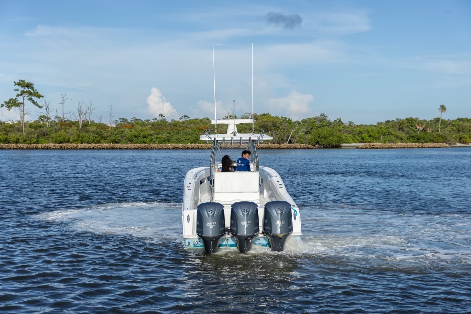 Invincible 36 - Aft Profile