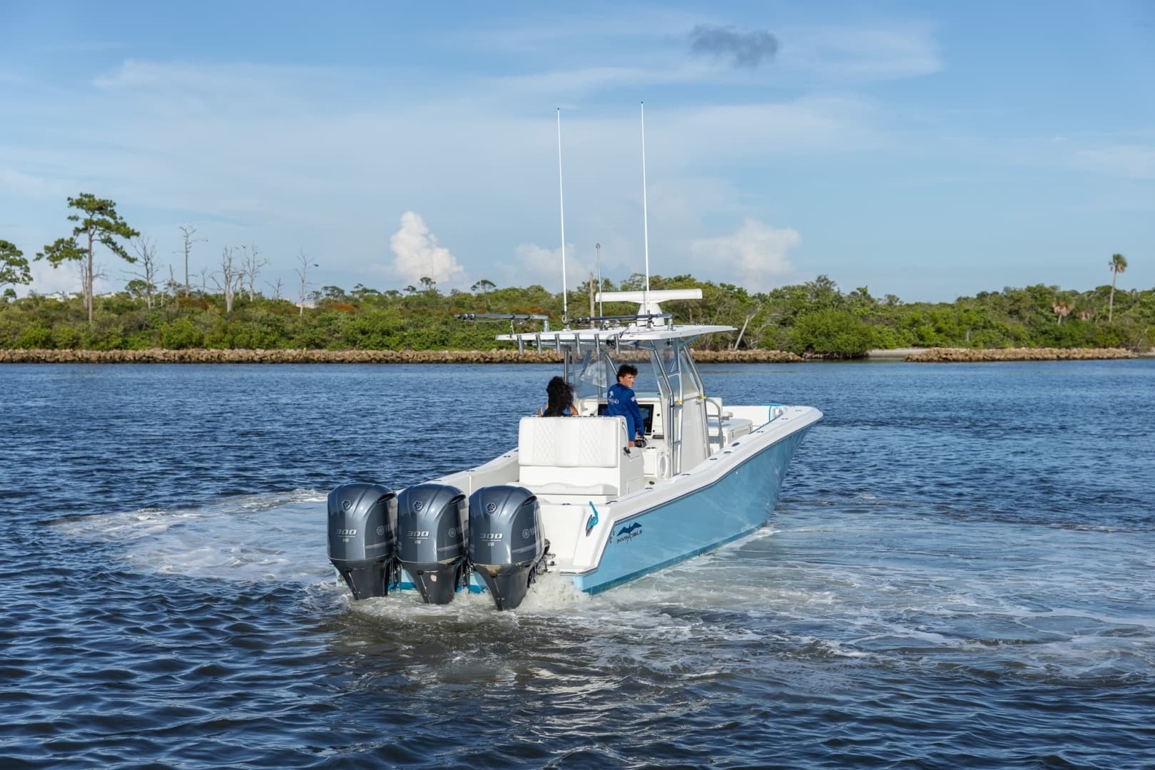 Invincible 36 - Starboard Aft Profile